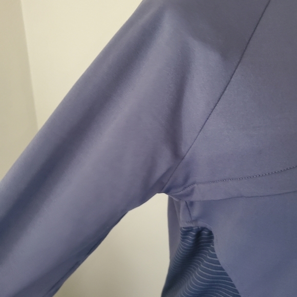 Head Quarter Zip Athletic Top with Ruched Back and Sleeves - Picture 8 of 13